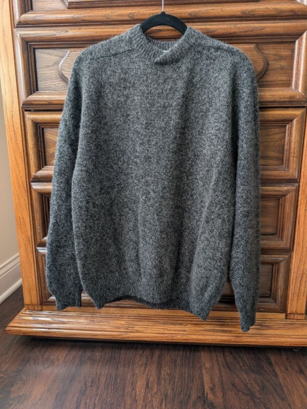 Barry Bricken 100% Cashmere Gray Women`s Sweater Size L